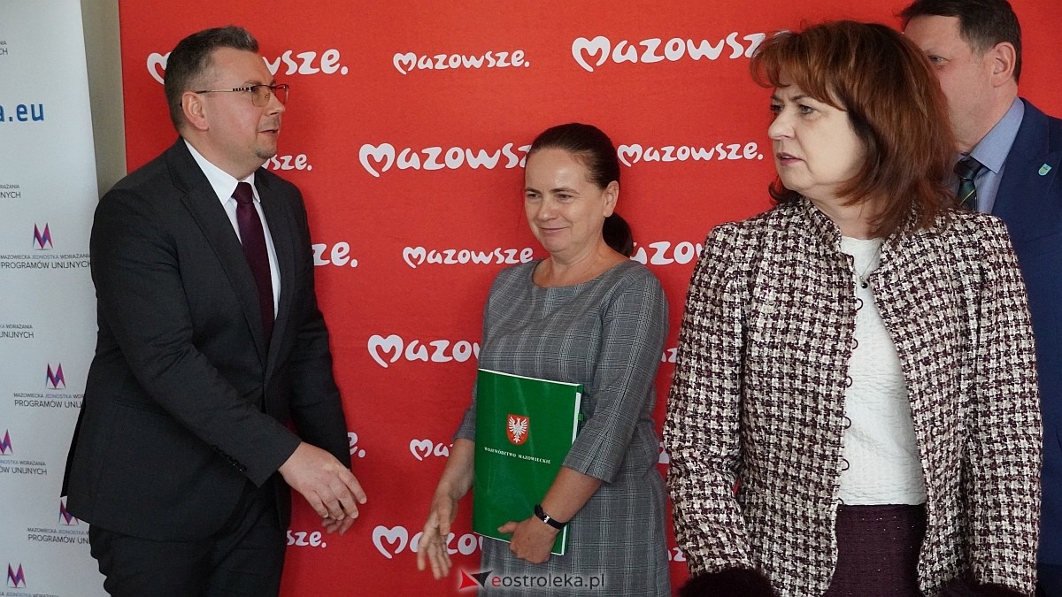 Podpisanie umów na inwestycje w zdrowie i infrastrukturę w regionie ostrołęckim [26.03.2026] - zdjęcie #7 - eOstroleka.pl