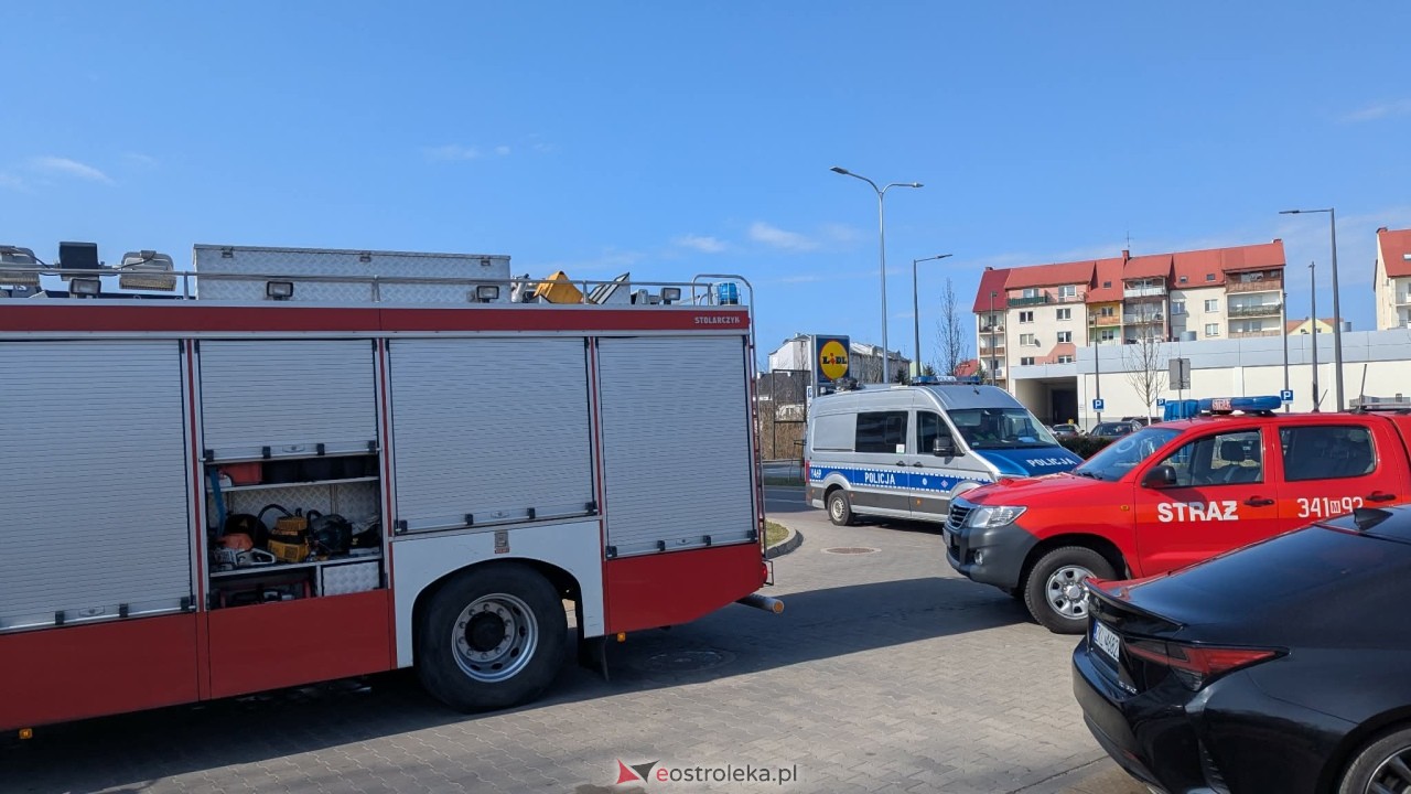 Akcja strażacka w podziemnym garażu przy ul. Gołasia [27.03.2026] - zdjęcie #7 - eOstroleka.pl