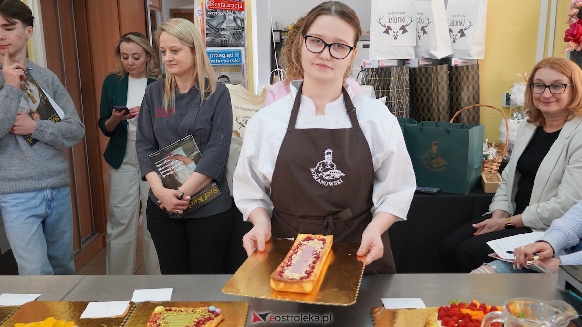 VIII Edycja Konkursu Wypieki Wielkanocne - Mazurek Wielkanocny w ZSZ nr 4 w Ostrołęce - zdjęcie #45 - eOstroleka.pl