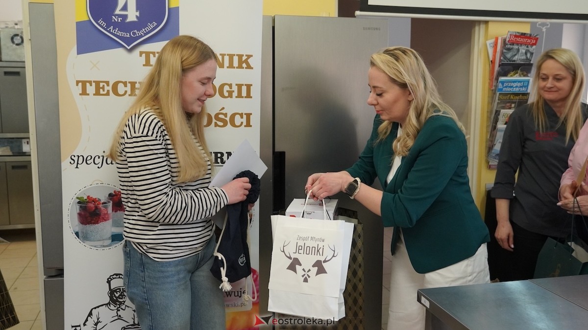 VIII Edycja Konkursu Wypieki Wielkanocne - Mazurek Wielkanocny w ZSZ nr 4 w Ostrołęce - zdjęcie #14 - eOstroleka.pl