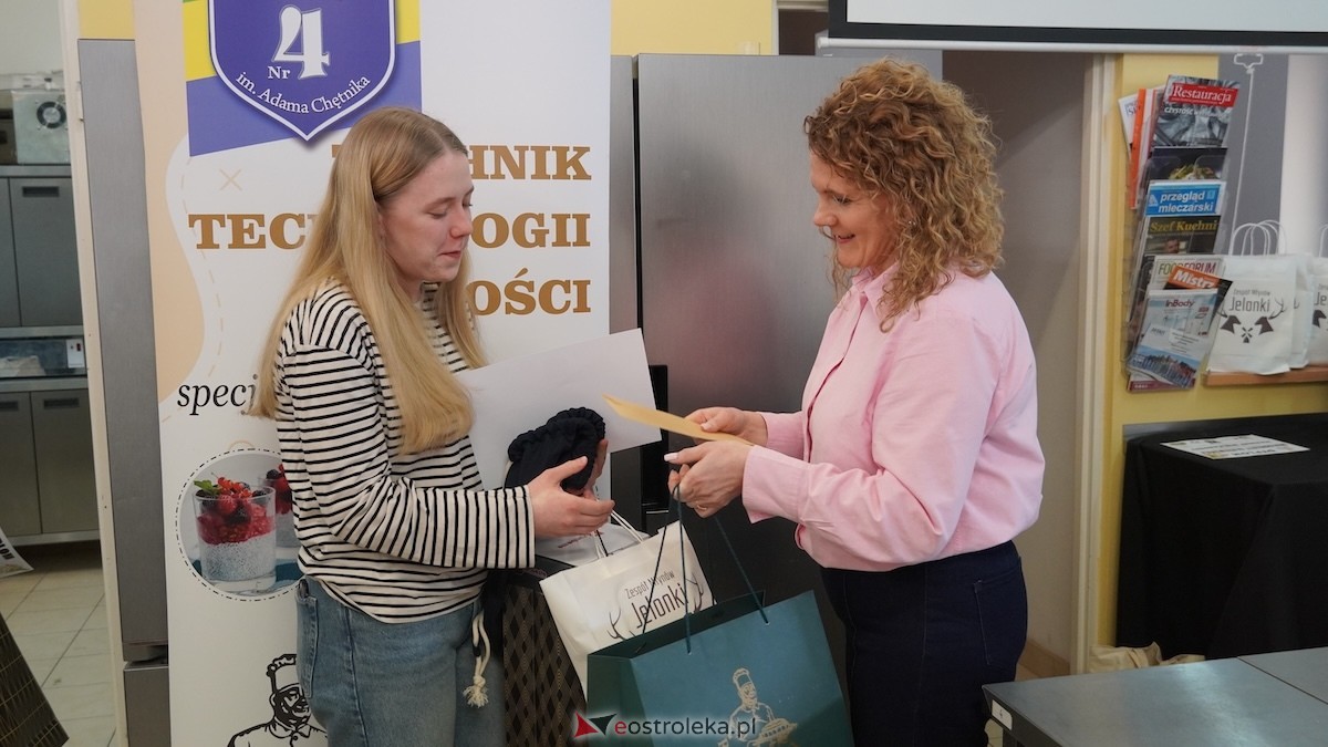 VIII Edycja Konkursu Wypieki Wielkanocne - Mazurek Wielkanocny w ZSZ nr 4 w Ostrołęce - zdjęcie #13 - eOstroleka.pl