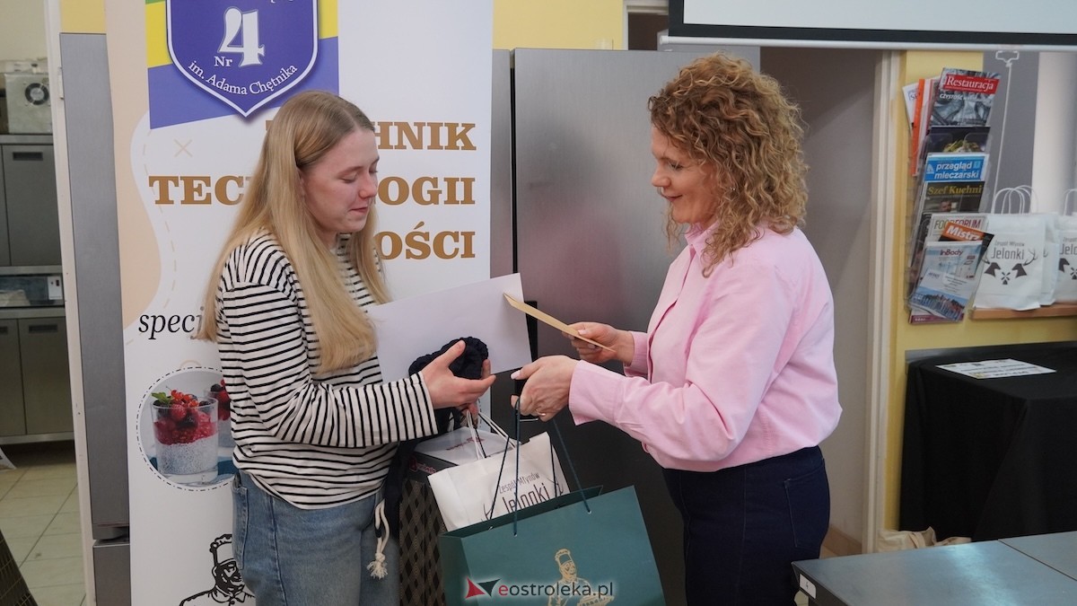 VIII Edycja Konkursu Wypieki Wielkanocne - Mazurek Wielkanocny w ZSZ nr 4 w Ostrołęce - zdjęcie #12 - eOstroleka.pl