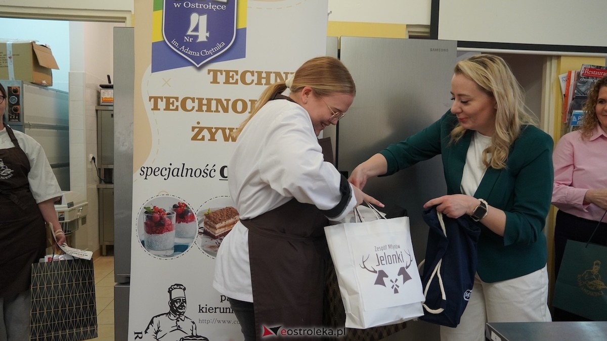 VIII Edycja Konkursu Wypieki Wielkanocne - Mazurek Wielkanocny w ZSZ nr 4 w Ostrołęce - zdjęcie #11 - eOstroleka.pl
