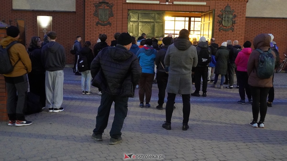 Noc, cisza i dziesiątki kilometrów. Ekstremalna Droga Krzyżowa wystartowała! [27.03.2026] - zdjęcie #32 - eOstroleka.pl