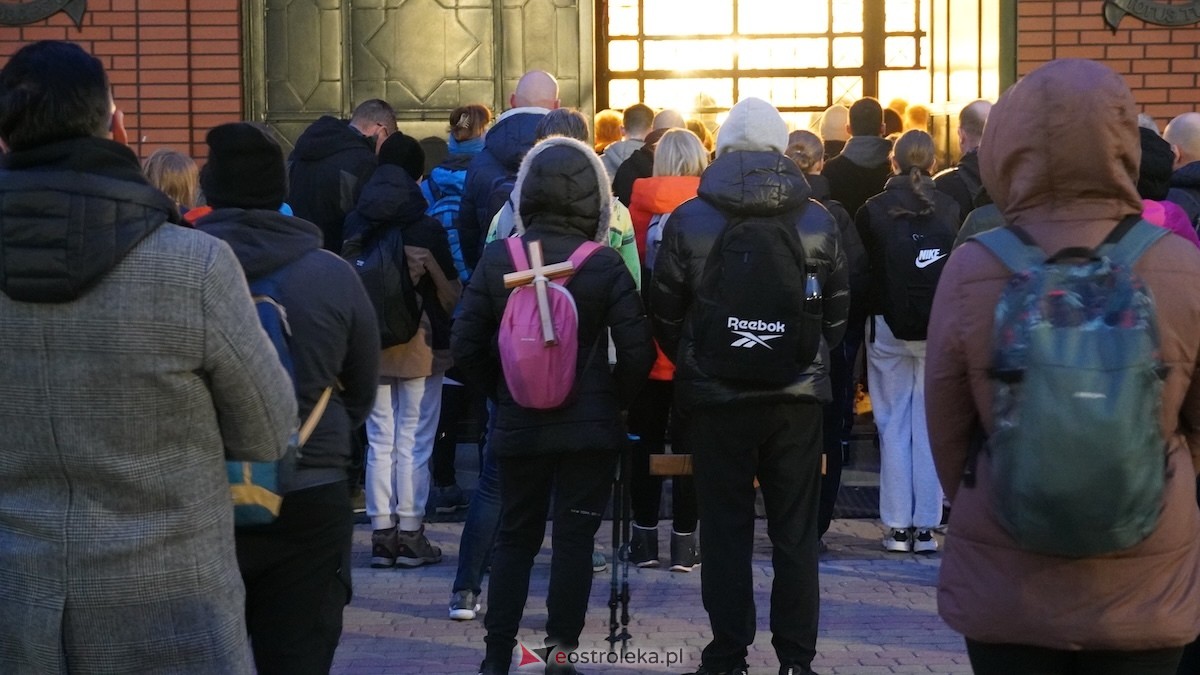 Noc, cisza i dziesiątki kilometrów. Ekstremalna Droga Krzyżowa wystartowała! [27.03.2026] - zdjęcie #29 - eOstroleka.pl