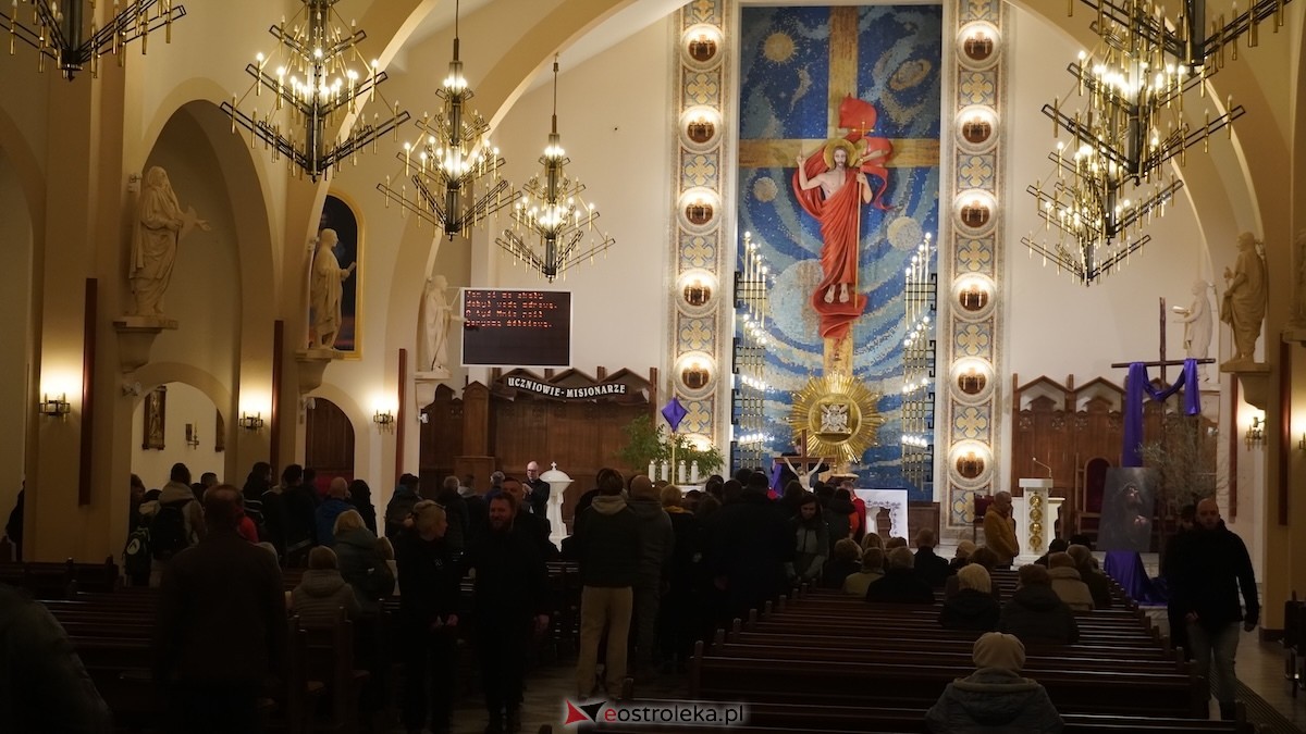 Noc, cisza i dziesiątki kilometrów. Ekstremalna Droga Krzyżowa wystartowała! [27.03.2026] - zdjęcie #13 - eOstroleka.pl