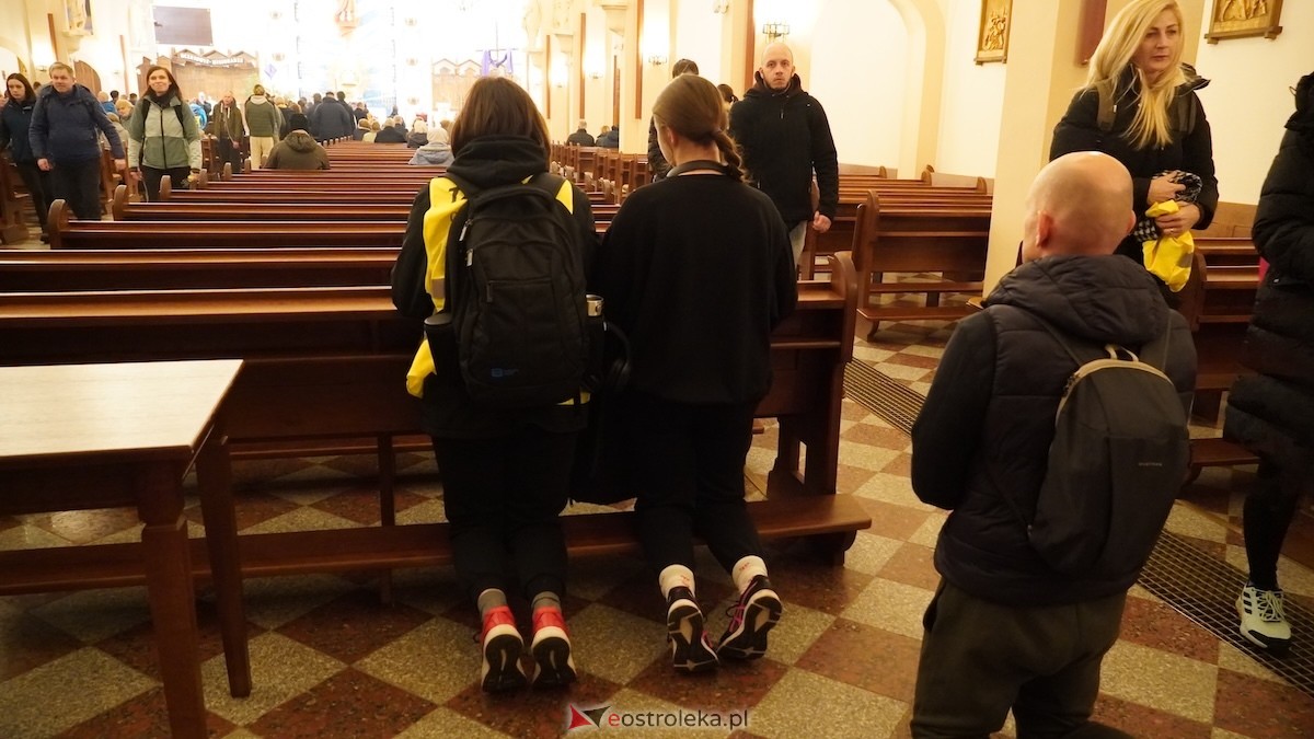 Noc, cisza i dziesiątki kilometrów. Ekstremalna Droga Krzyżowa wystartowała! [27.03.2026] - zdjęcie #12 - eOstroleka.pl