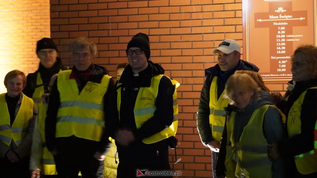Noc, cisza i dziesiątki kilometrów. Ekstremalna Droga Krzyżowa wystartowała! [27.03.2026] - zdjęcie #1 - eOstroleka.pl