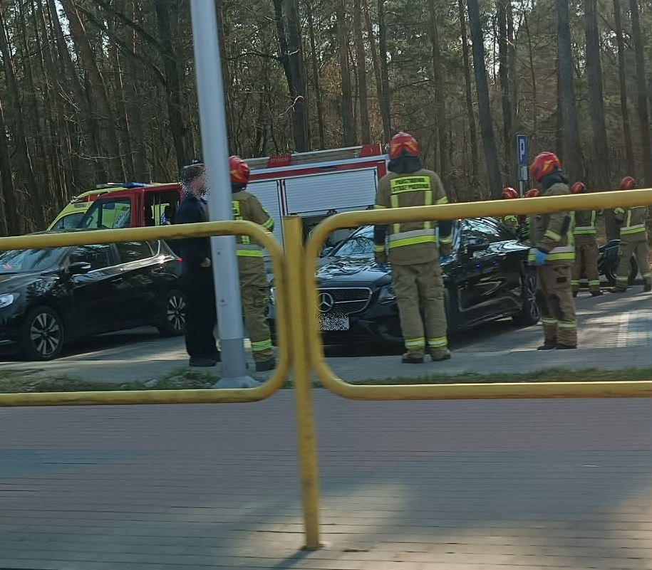 Kolizja na Warszawskiej [28.03.2026] - zdjęcie #6 - eOstroleka.pl