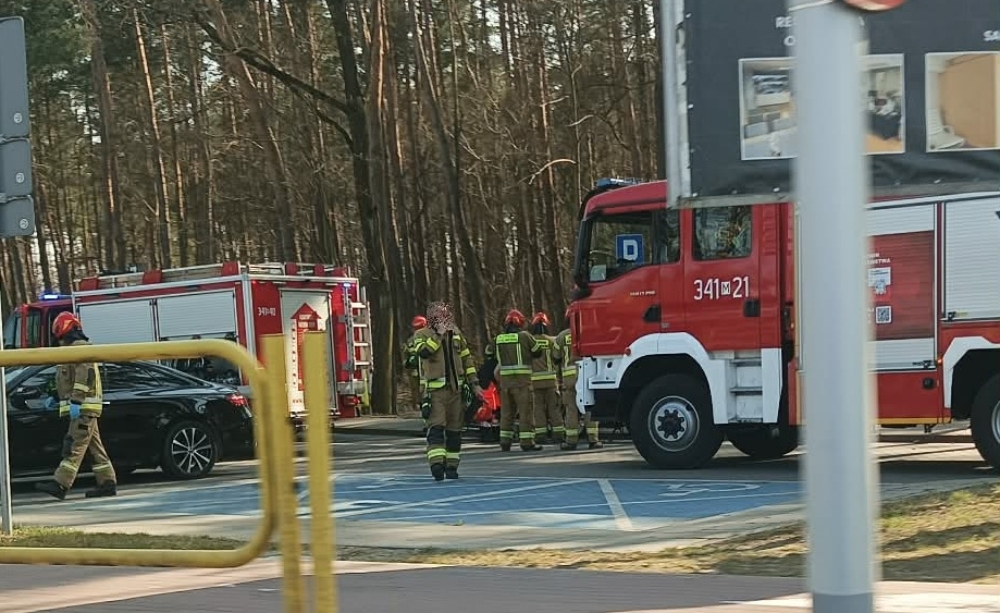 Kolizja na Warszawskiej [28.03.2026] - zdjęcie #5 - eOstroleka.pl
