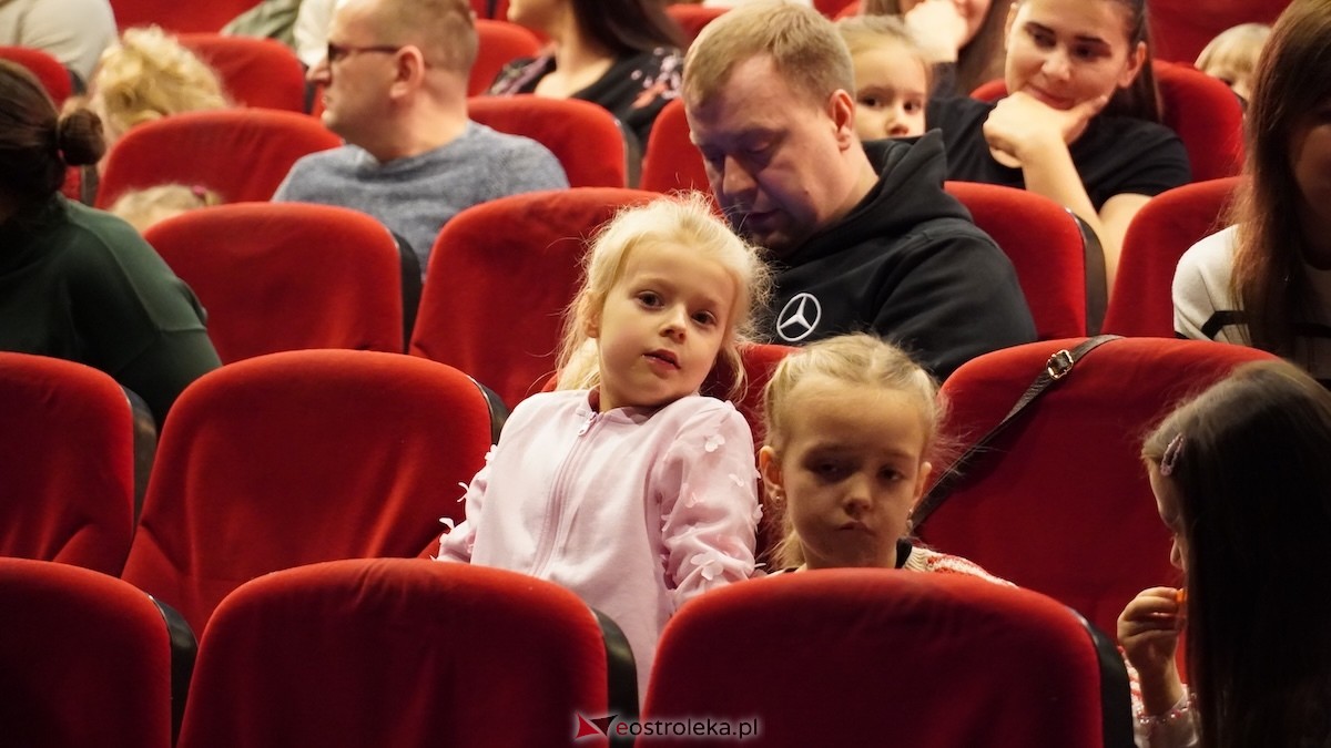 Spektakl O Słodkiej Królewnie i Pięknym Księciu w OCK [29.03.2026] - zdjęcie #45 - eOstroleka.pl
