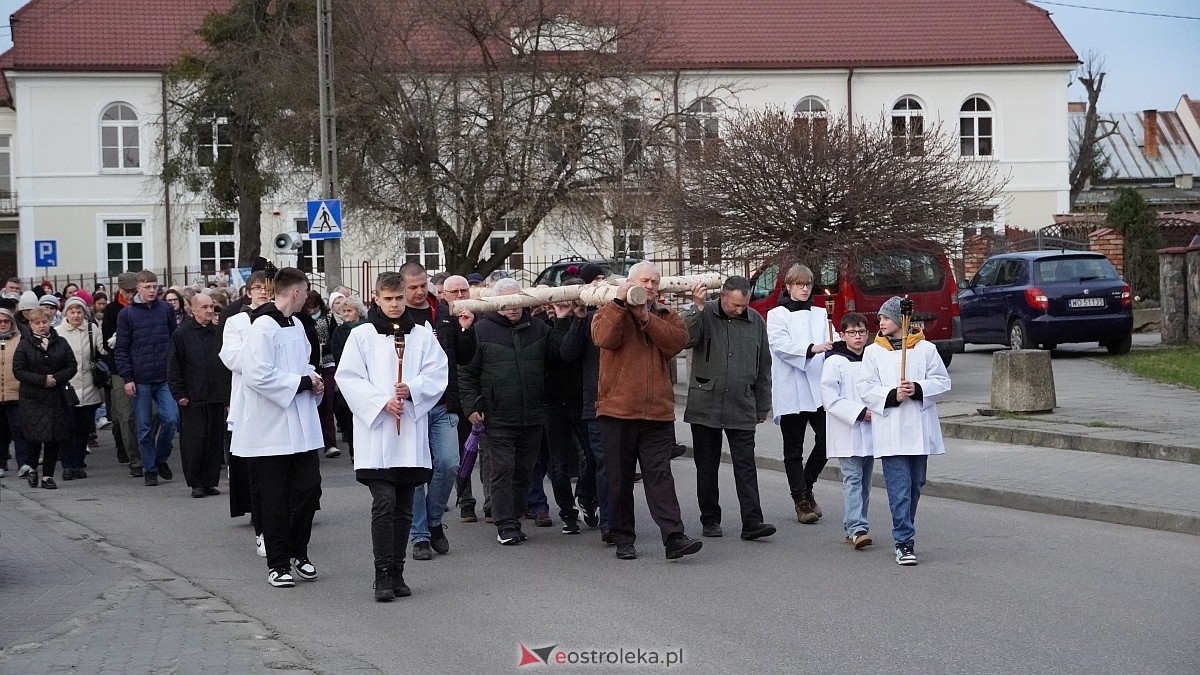 Droga Krzyżowa w kościele farnym [31.03.2026] - zdjęcie #83 - eOstroleka.pl