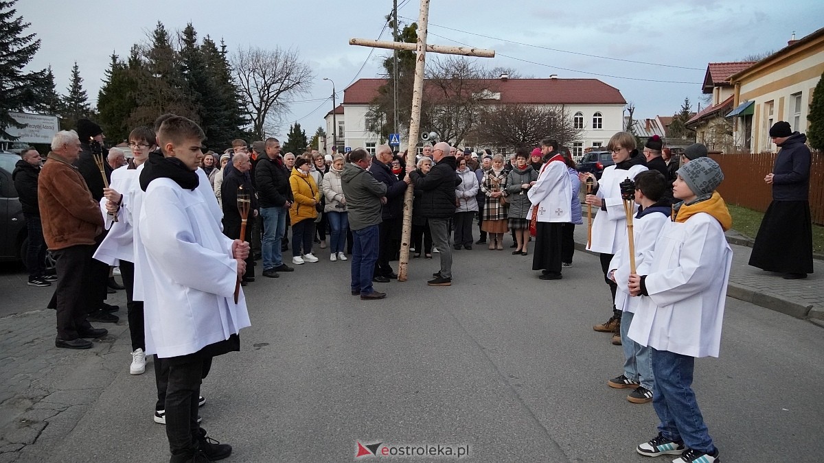 Droga Krzyżowa w kościele farnym [31.03.2026] - zdjęcie #80 - eOstroleka.pl