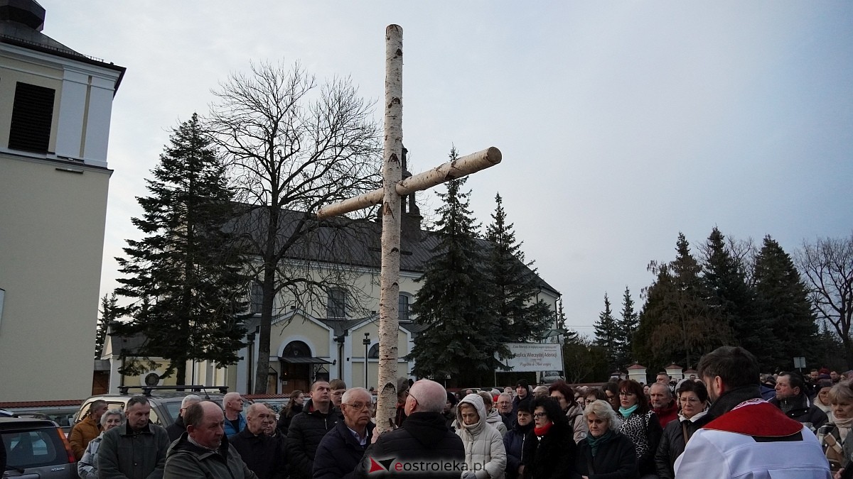 Droga Krzyżowa w kościele farnym [31.03.2026] - zdjęcie #79 - eOstroleka.pl