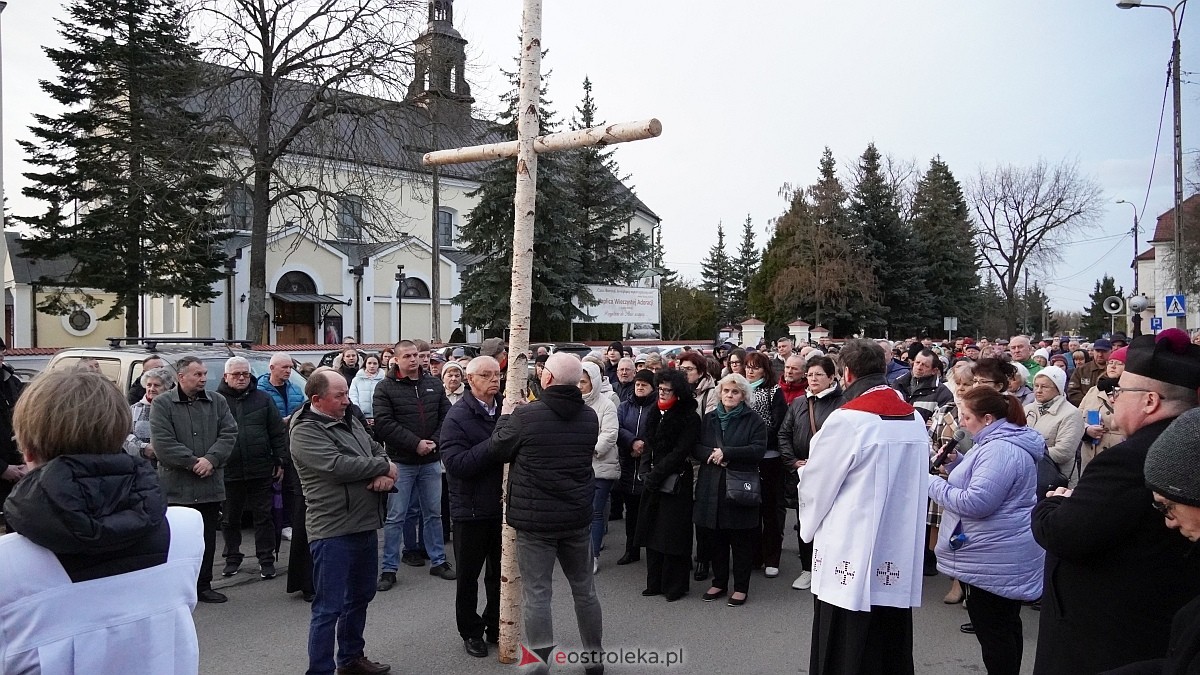 Droga Krzyżowa w kościele farnym [31.03.2026] - zdjęcie #78 - eOstroleka.pl