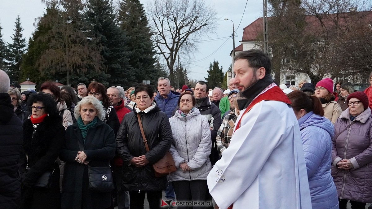 Droga Krzyżowa w kościele farnym [31.03.2026] - zdjęcie #75 - eOstroleka.pl