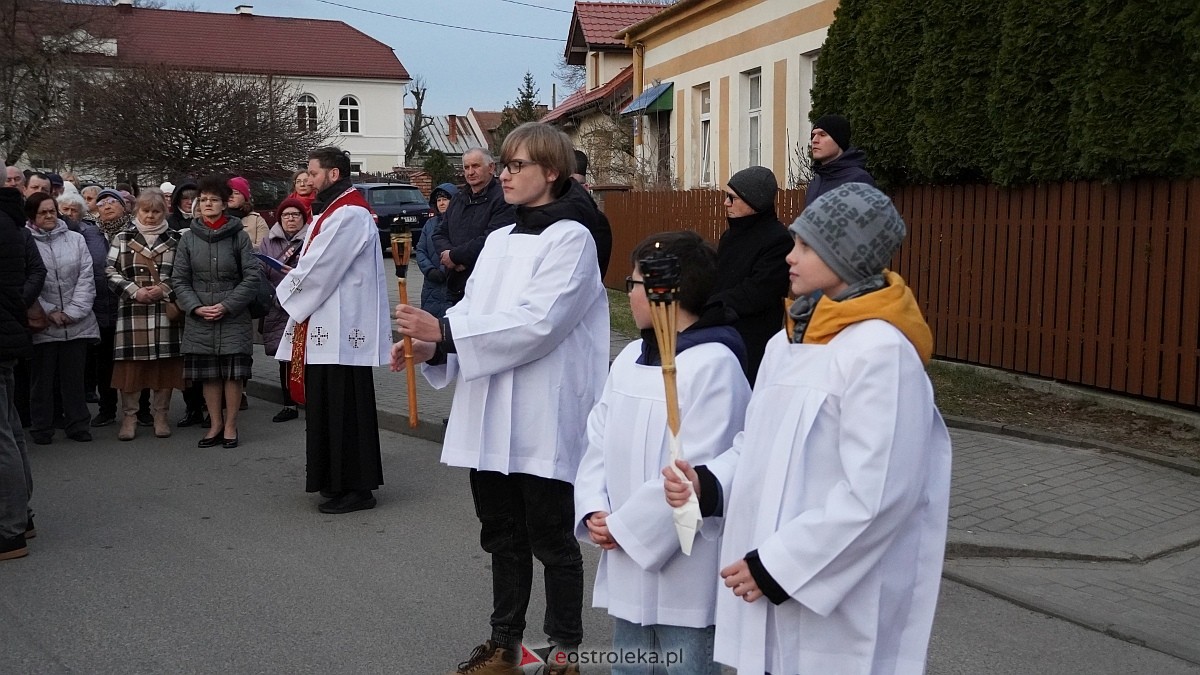 Droga Krzyżowa w kościele farnym [31.03.2026] - zdjęcie #73 - eOstroleka.pl