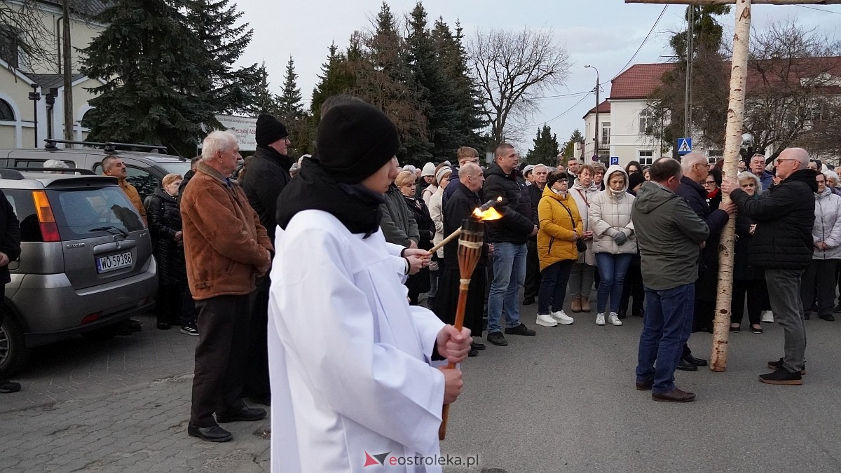 Droga Krzyżowa w kościele farnym [31.03.2026] - zdjęcie #71 - eOstroleka.pl