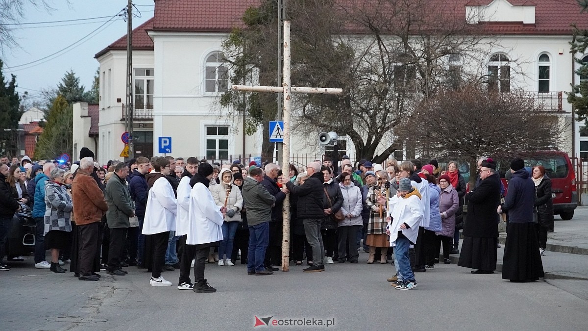 Droga Krzyżowa w kościele farnym [31.03.2026] - zdjęcie #64 - eOstroleka.pl