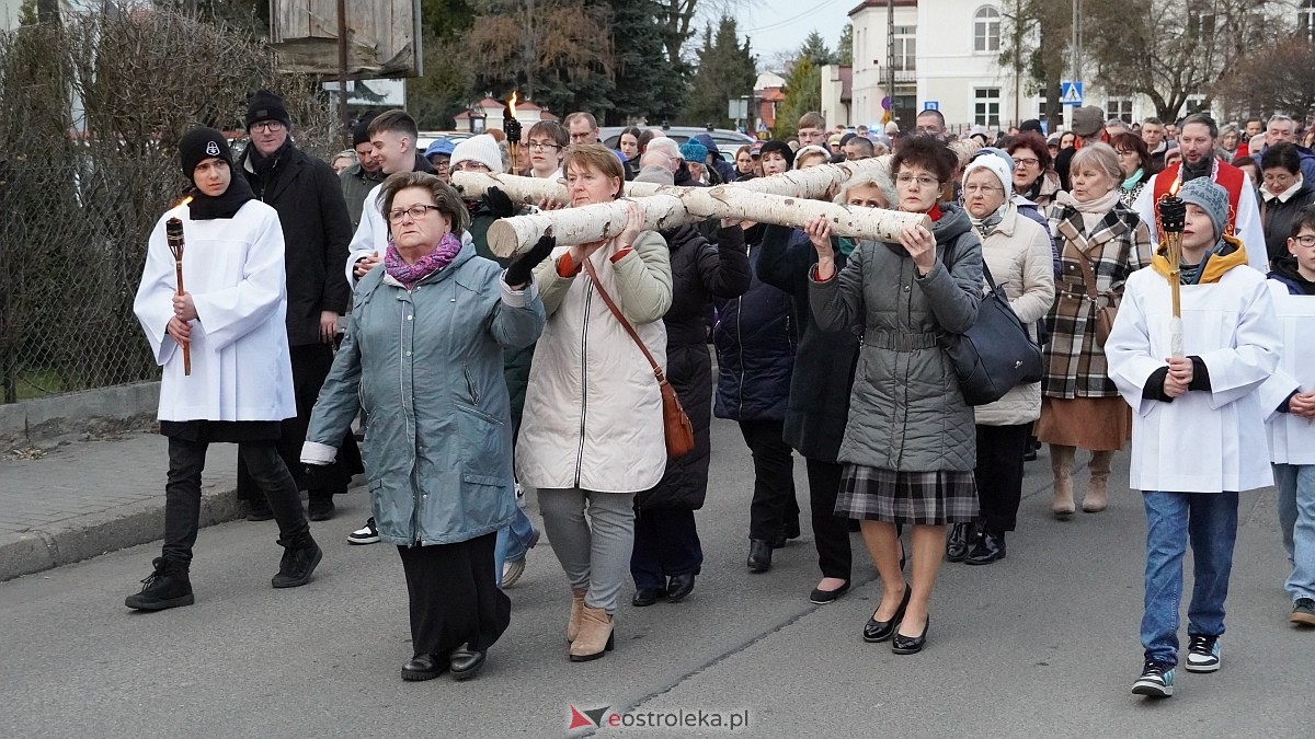 Droga Krzyżowa w kościele farnym [31.03.2026] - zdjęcie #59 - eOstroleka.pl