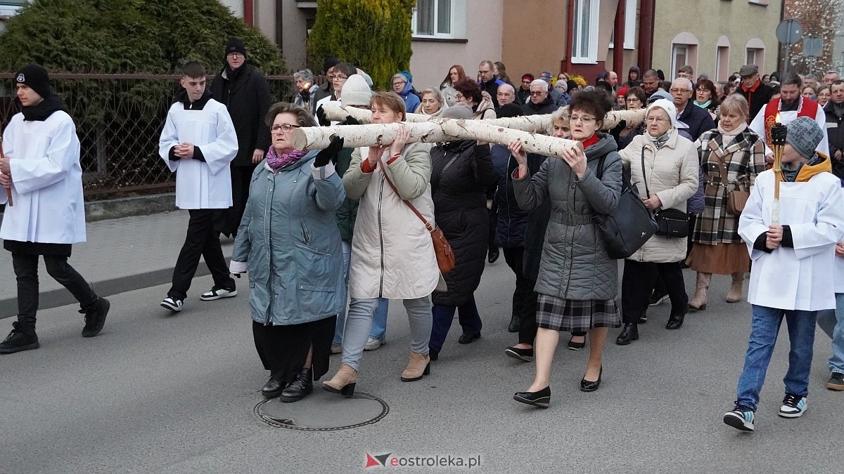 Droga Krzyżowa w kościele farnym [31.03.2026] - zdjęcie #58 - eOstroleka.pl