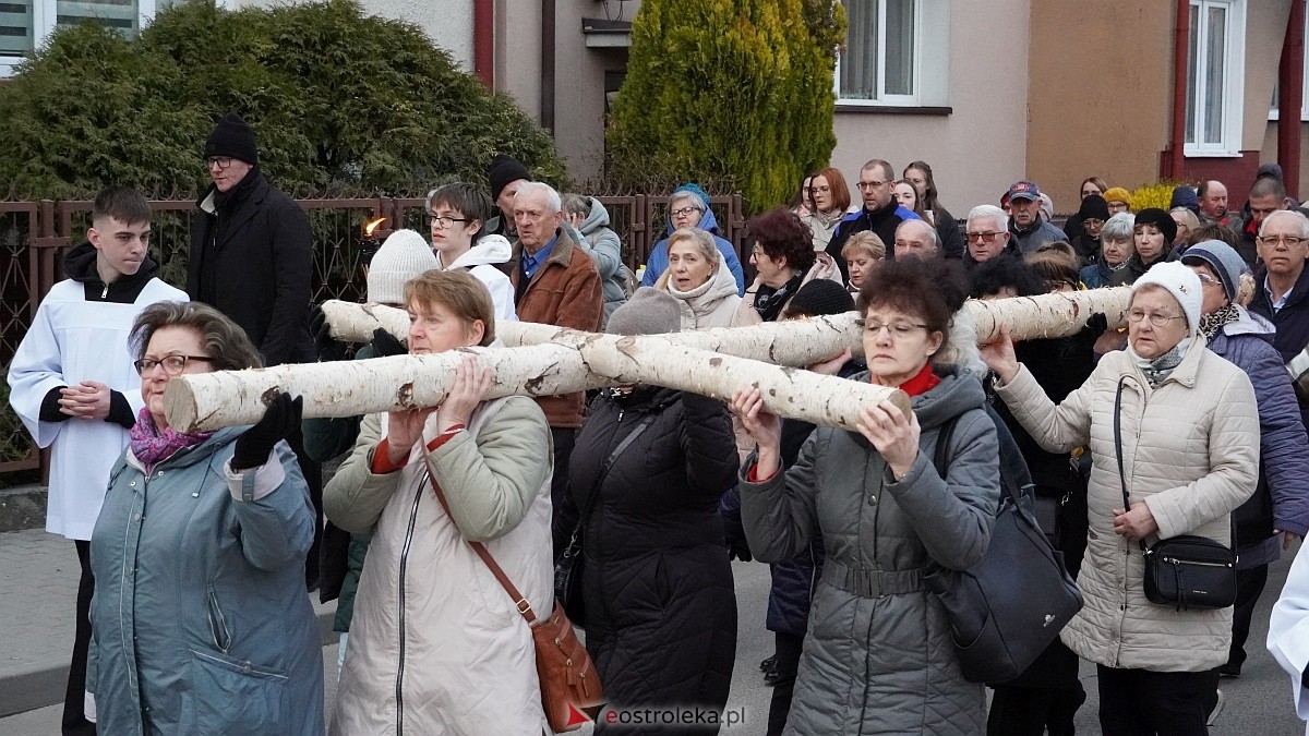 Droga Krzyżowa w kościele farnym [31.03.2026] - zdjęcie #57 - eOstroleka.pl
