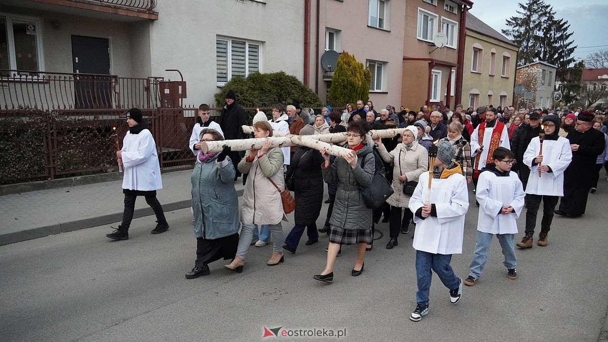 Droga Krzyżowa w kościele farnym [31.03.2026] - zdjęcie #56 - eOstroleka.pl