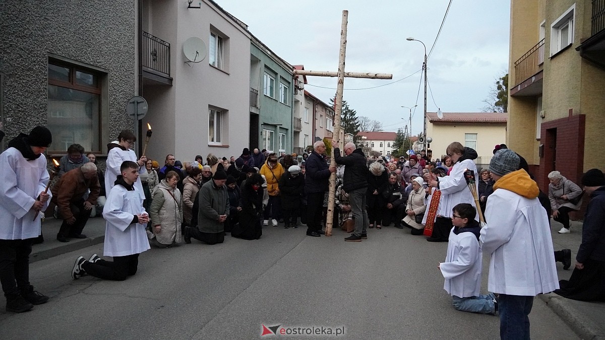 Droga Krzyżowa w kościele farnym [31.03.2026] - zdjęcie #53 - eOstroleka.pl