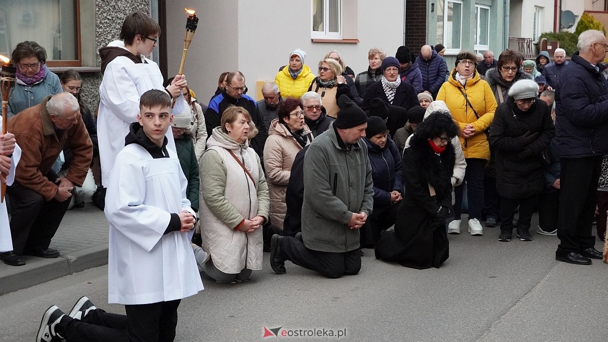 Droga Krzyżowa w kościele farnym [31.03.2026] - zdjęcie #51 - eOstroleka.pl