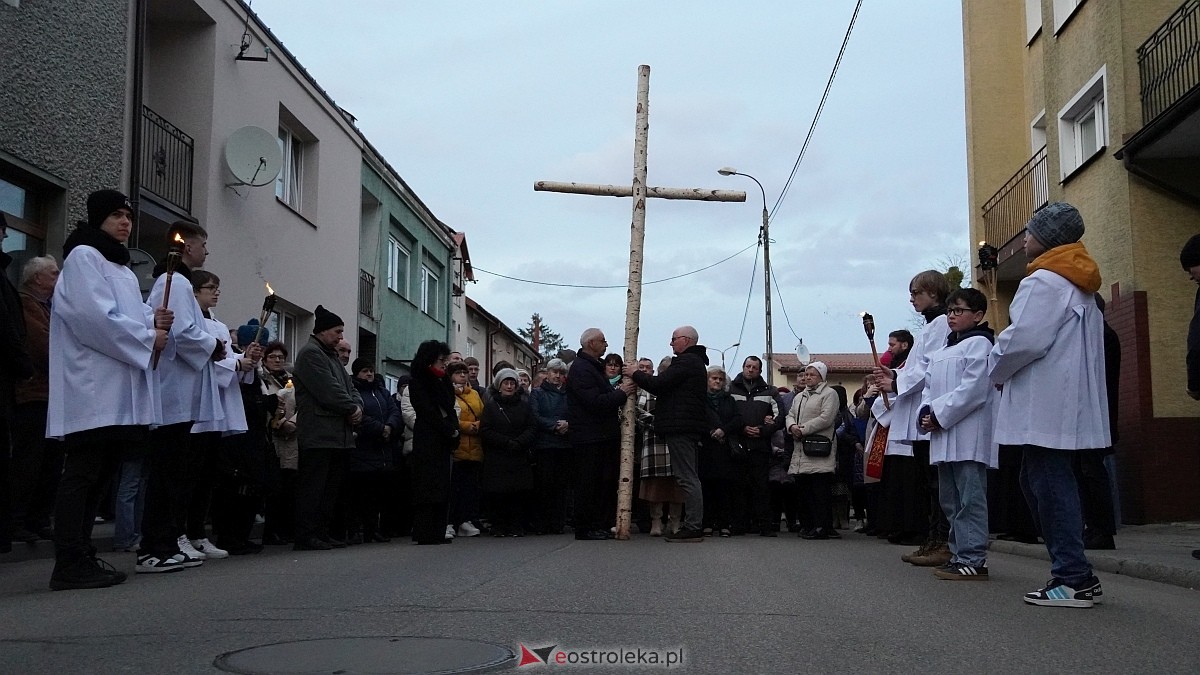 Droga Krzyżowa w kościele farnym [31.03.2026] - zdjęcie #49 - eOstroleka.pl