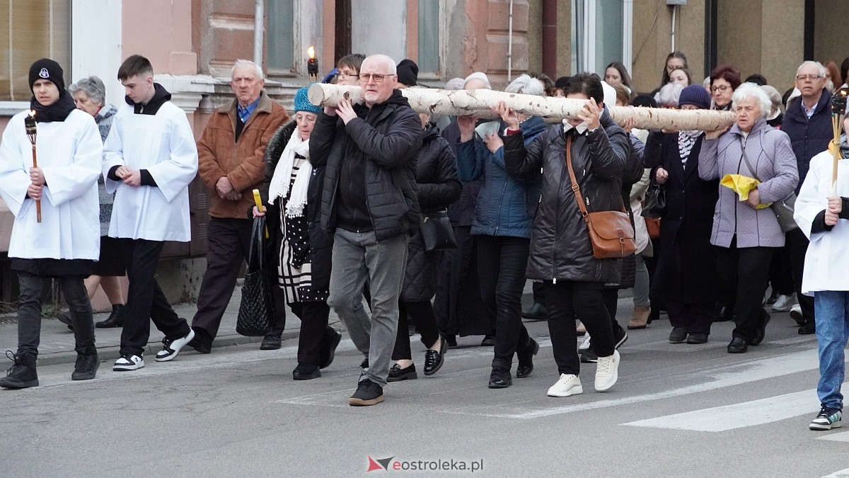Droga Krzyżowa w kościele farnym [31.03.2026] - zdjęcie #45 - eOstroleka.pl
