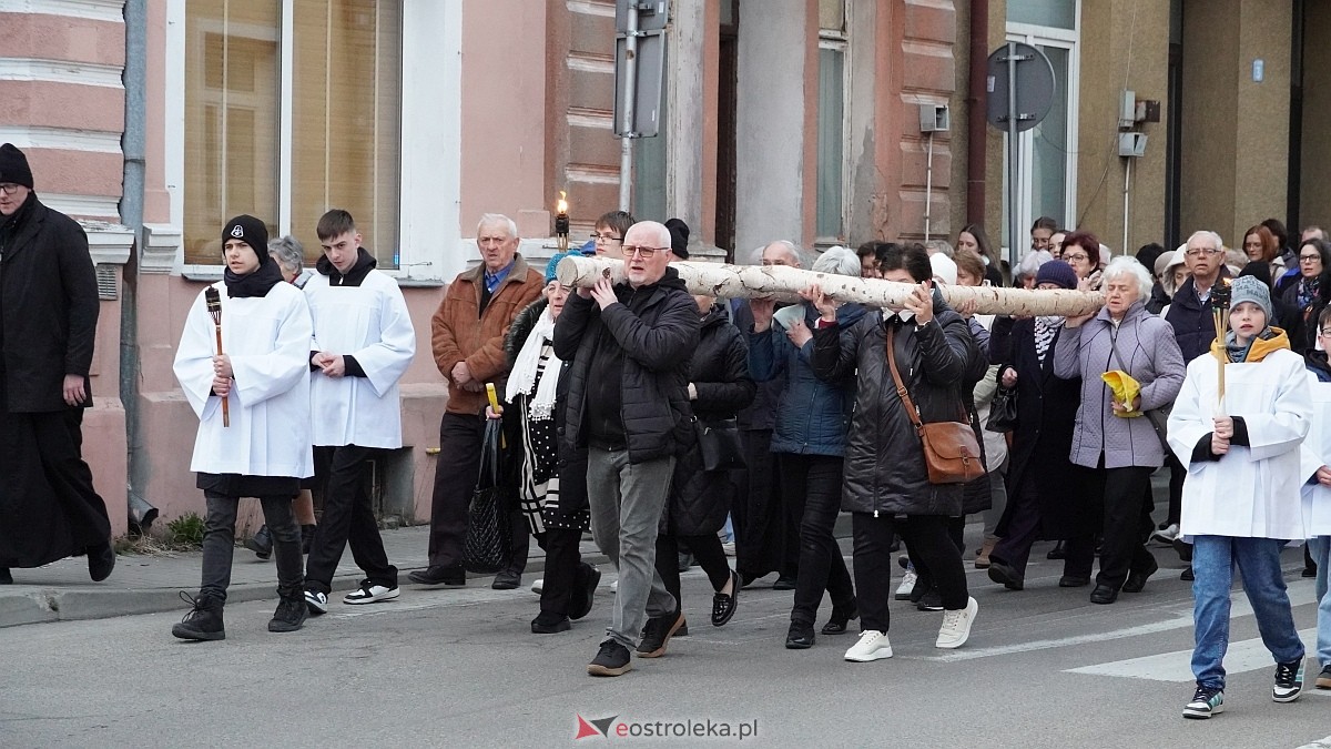 Droga Krzyżowa w kościele farnym [31.03.2026] - zdjęcie #44 - eOstroleka.pl