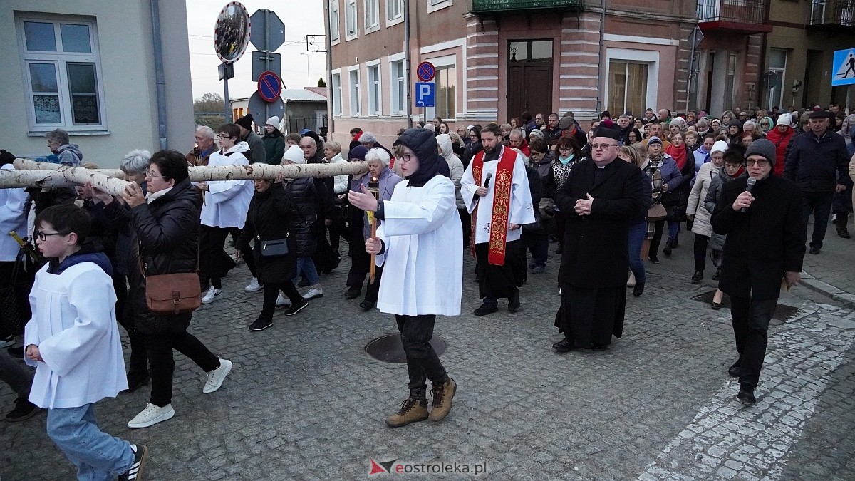 Droga Krzyżowa w kościele farnym [31.03.2026] - zdjęcie #36 - eOstroleka.pl