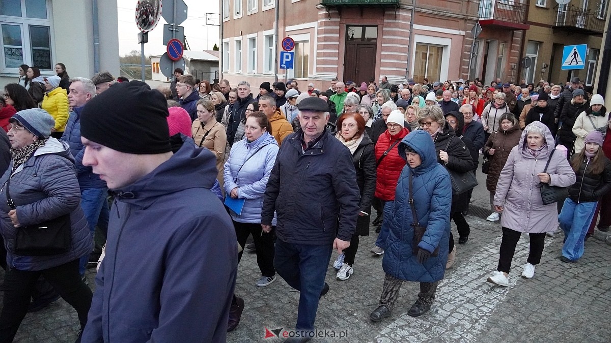 Droga Krzyżowa w kościele farnym [31.03.2026] - zdjęcie #29 - eOstroleka.pl