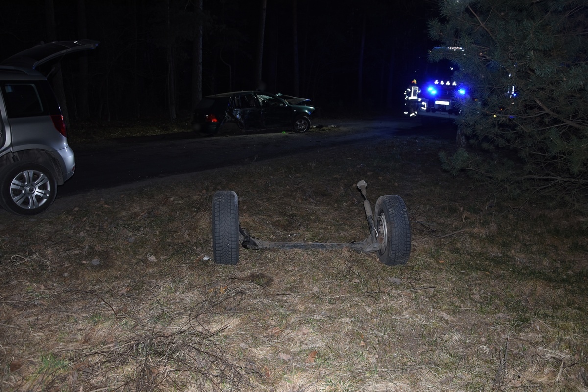 Wypadek w Dębienicy pod Wyszkowem [01.04.2026] - zdjęcie #5 - eOstroleka.pl