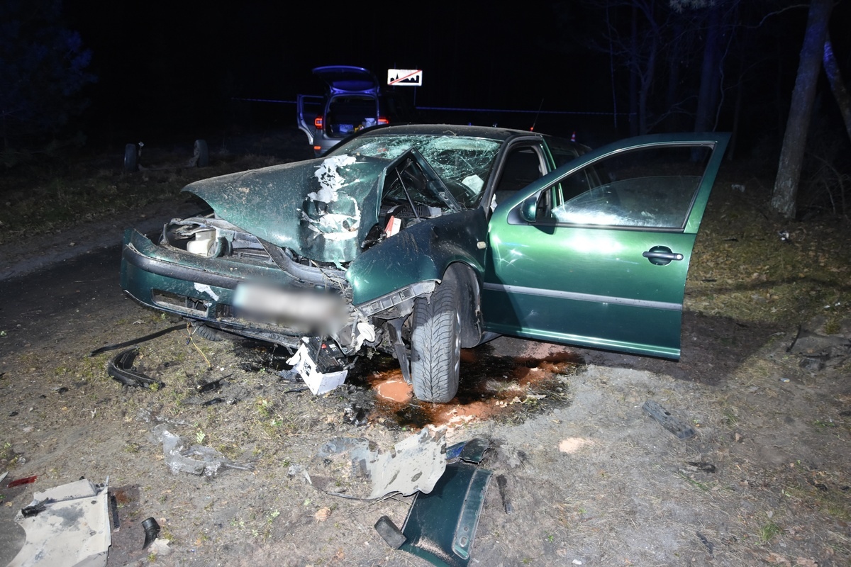 Wypadek w Dębienicy pod Wyszkowem [01.04.2026] - zdjęcie #3 - eOstroleka.pl