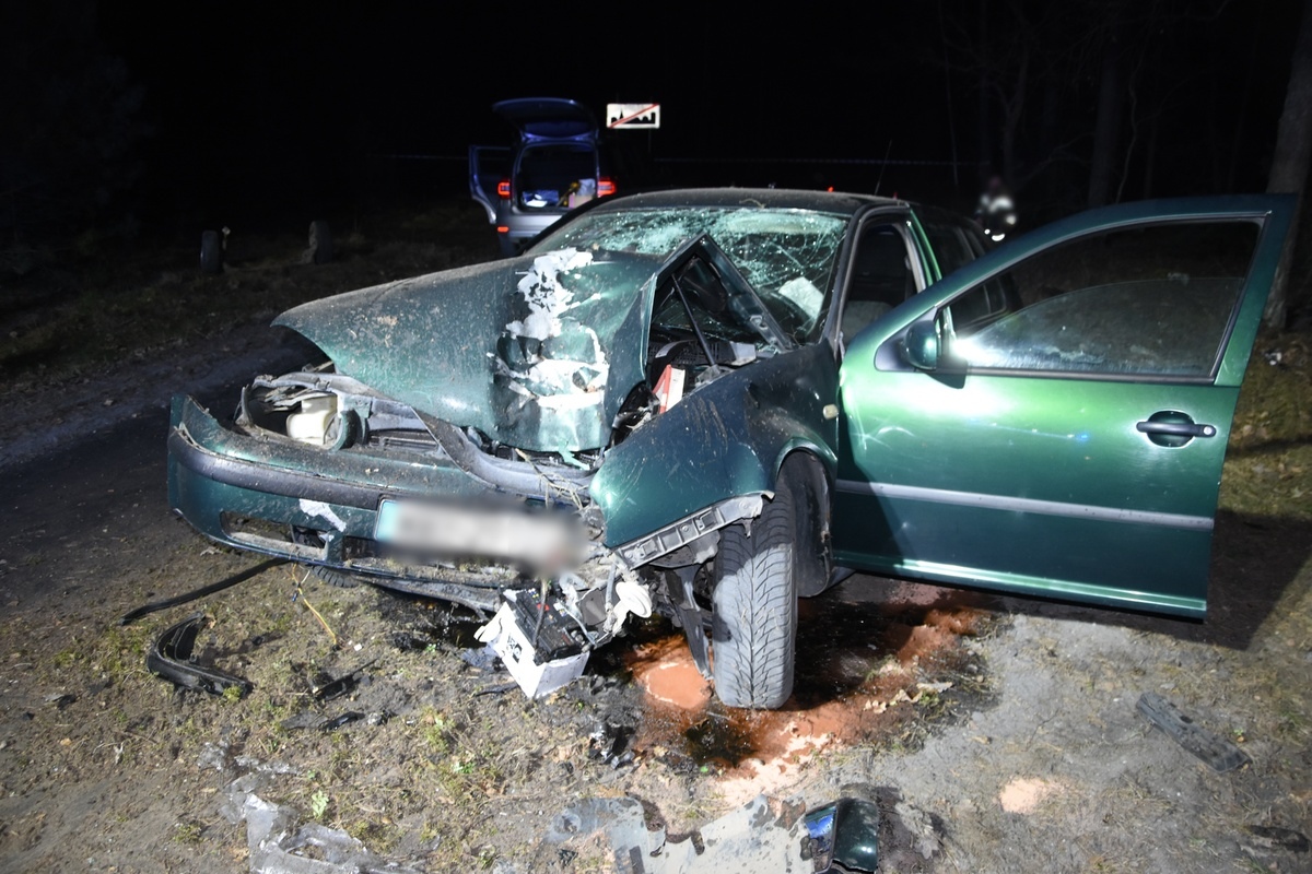 Wypadek w Dębienicy pod Wyszkowem [01.04.2026] - zdjęcie #1 - eOstroleka.pl