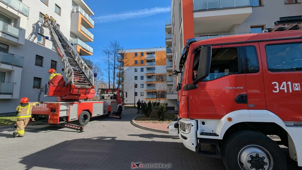 Akcja strażacka na Cieplińskiego w Ostrołęce [01.04.2026] - zdjęcie #21 - eOstroleka.pl