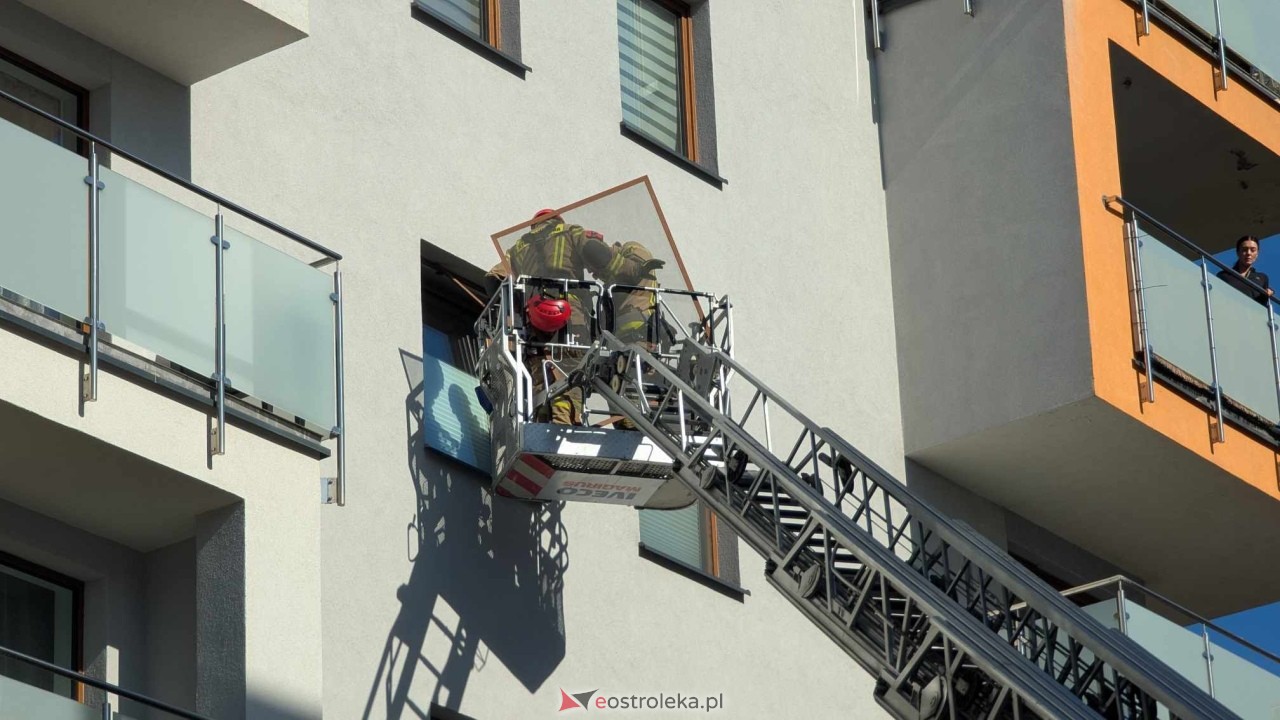 Akcja strażacka na Cieplińskiego w Ostrołęce [01.04.2026] - zdjęcie #8 - eOstroleka.pl