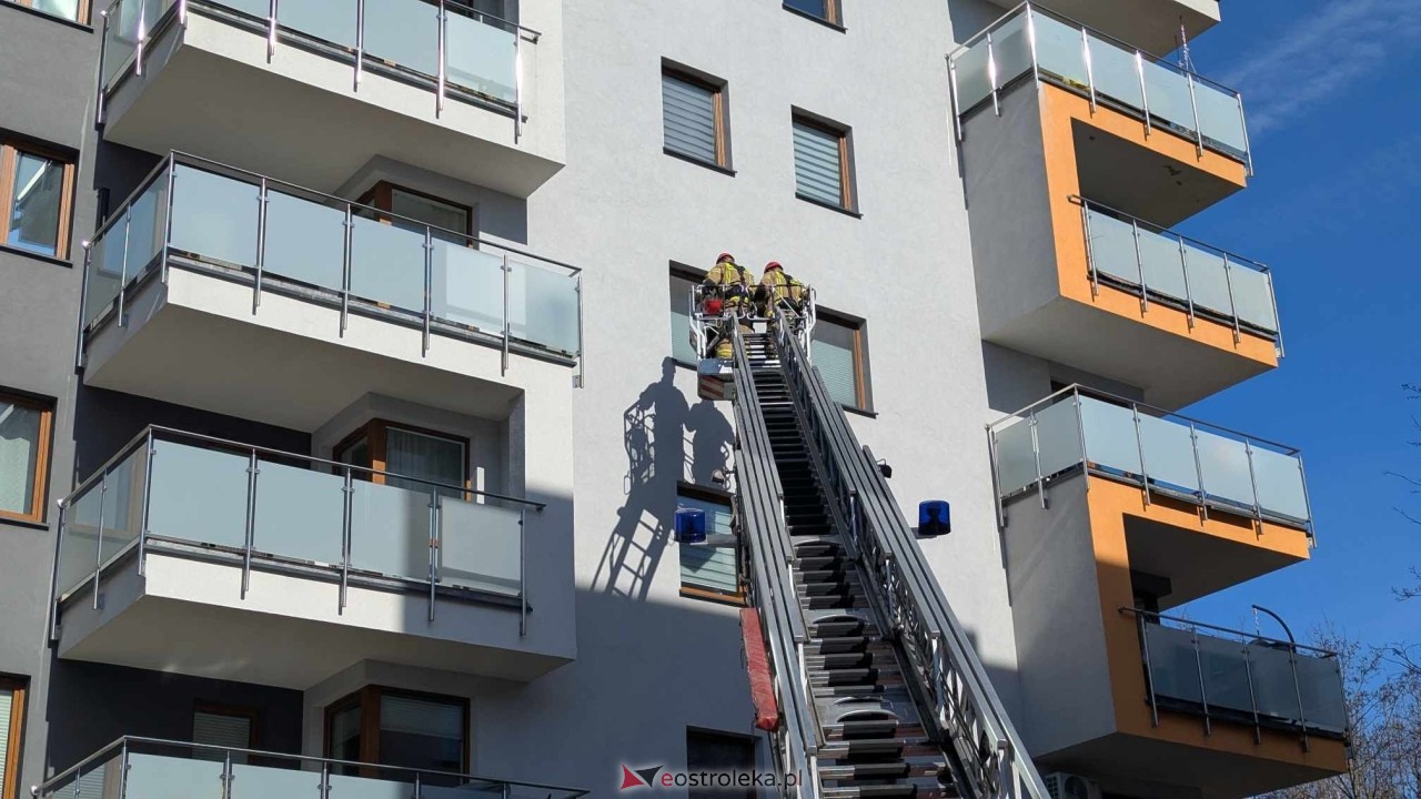 Akcja strażacka na Cieplińskiego w Ostrołęce [01.04.2026] - zdjęcie #2 - eOstroleka.pl