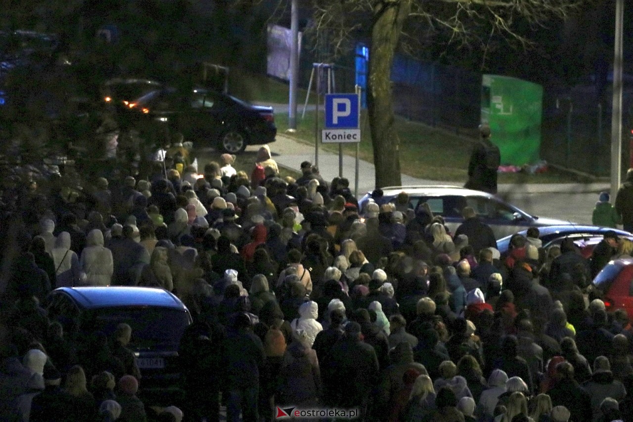 Droga Krzyżowa w kościele pw. Zbawiciela Świata [01.04.2026] - zdjęcie #1 - eOstroleka.pl