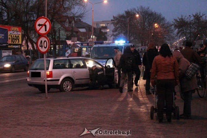 15-latek potrącony na przejściu dla pieszych [25.11.2011] - zdjęcie #1 - eOstroleka.pl