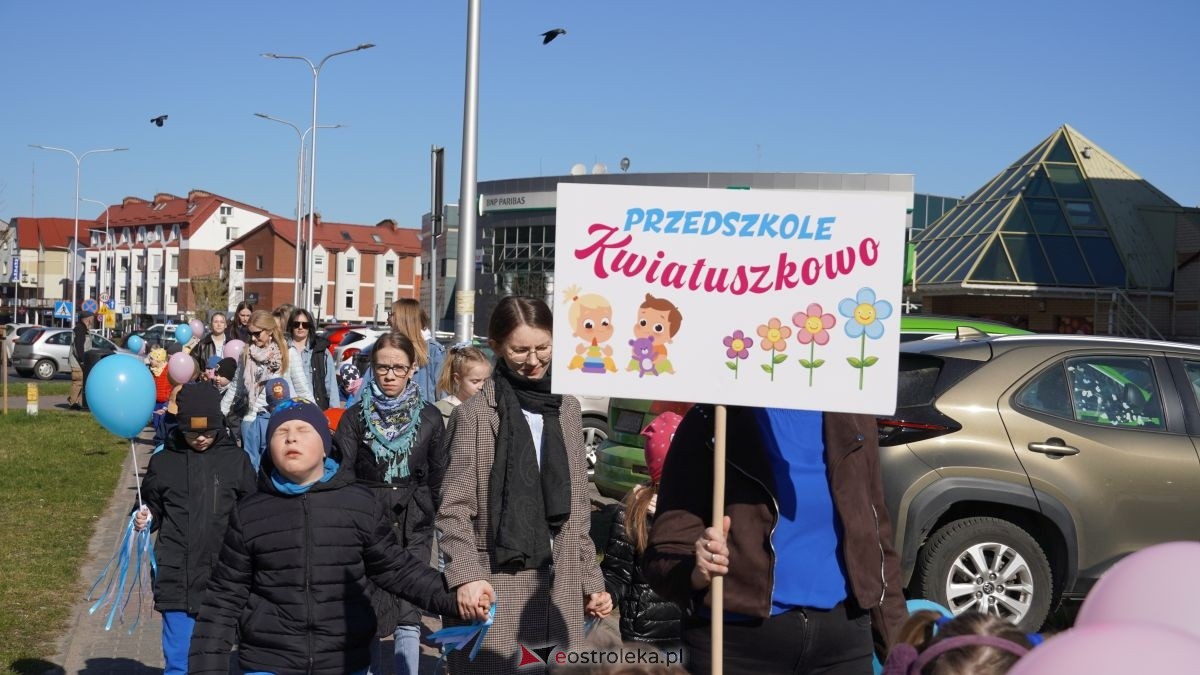 „Galeria Bursztynowa dla autyzmu - rozświetlamy świadomość” [02.04.2026] - zdjęcie #108 - eOstroleka.pl