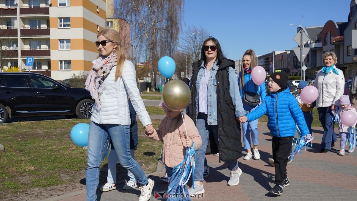 „Galeria Bursztynowa dla autyzmu - rozświetlamy świadomość” [02.04.2026] - zdjęcie #89 - eOstroleka.pl