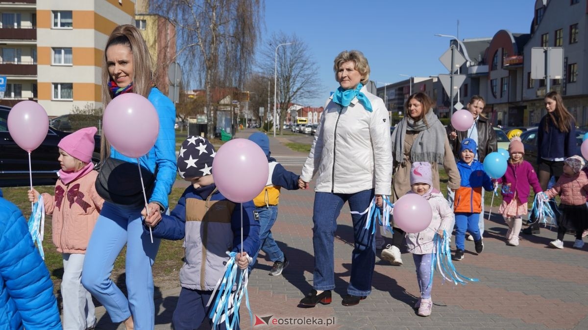 „Galeria Bursztynowa dla autyzmu - rozświetlamy świadomość” [02.04.2026] - zdjęcie #88 - eOstroleka.pl