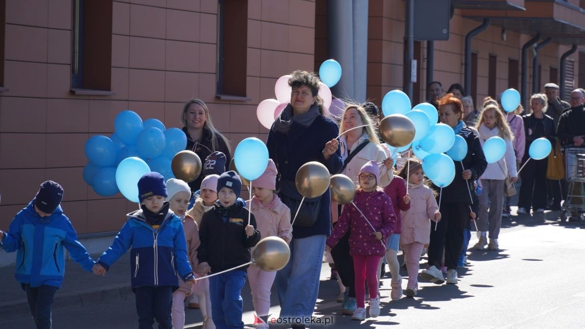 „Galeria Bursztynowa dla autyzmu - rozświetlamy świadomość” [02.04.2026] - zdjęcie #59 - eOstroleka.pl