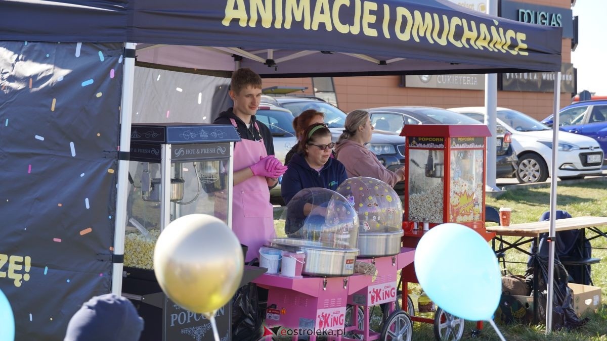 „Galeria Bursztynowa dla autyzmu - rozświetlamy świadomość” [02.04.2026] - zdjęcie #54 - eOstroleka.pl