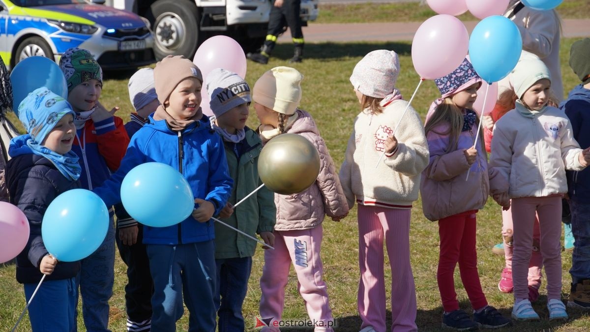 „Galeria Bursztynowa dla autyzmu - rozświetlamy świadomość” [02.04.2026] - zdjęcie #53 - eOstroleka.pl