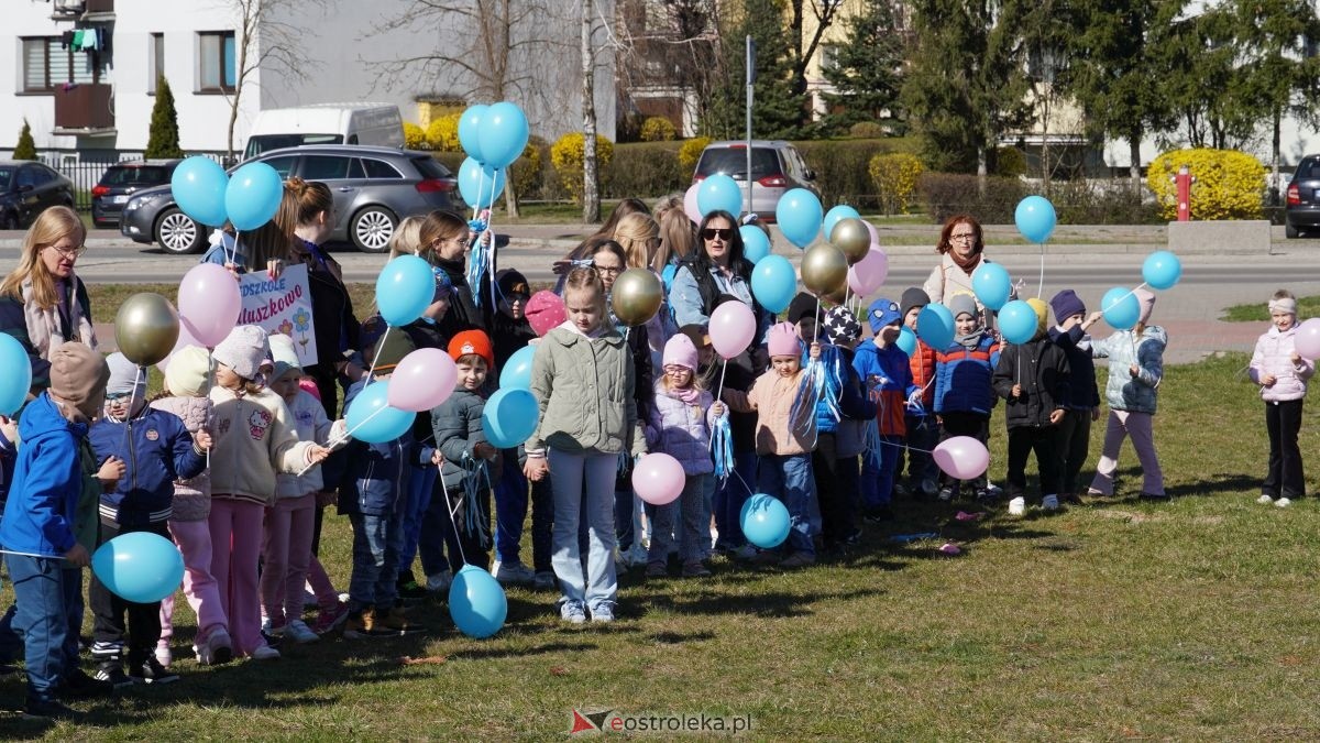„Galeria Bursztynowa dla autyzmu - rozświetlamy świadomość” [02.04.2026] - zdjęcie #48 - eOstroleka.pl