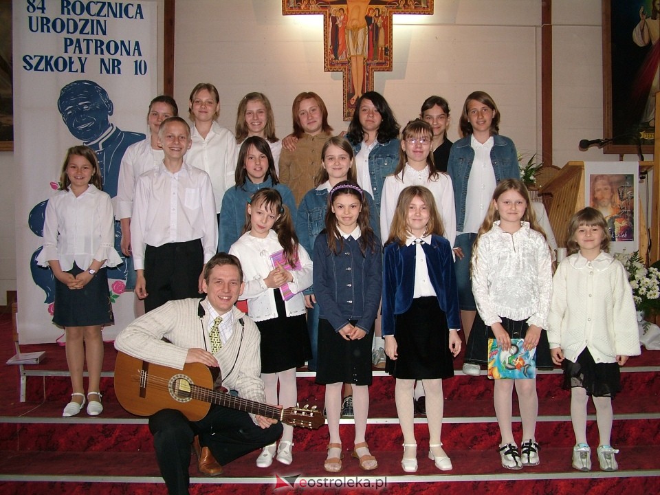 Odsłonięcie popiersia papieża Jana Pawła II w Ostrołęce - 2004 r. - zdjęcie #37 - eOstroleka.pl